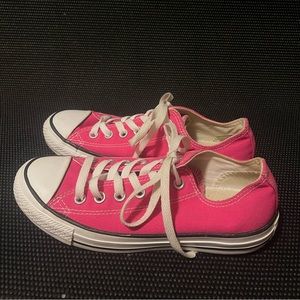 Hot pink low top converses women’s size 7